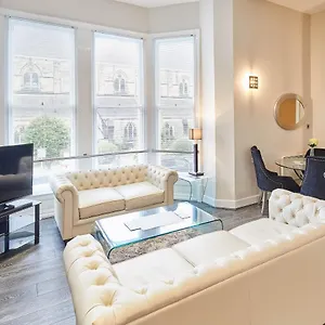 Apartment Host & - Three Bays, Scarborough