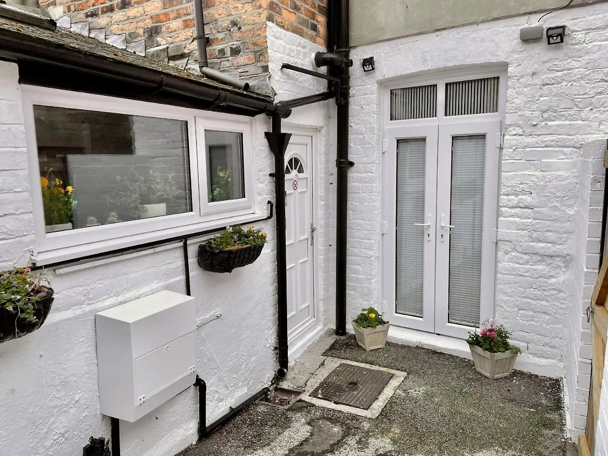 Hanover Hideaway Villa Scarborough